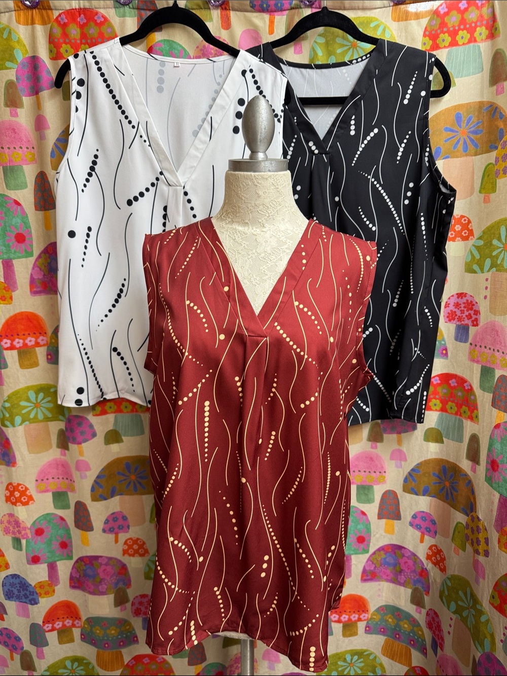 Sleeveless V-Neck Printed Blouse Bundle. XL
